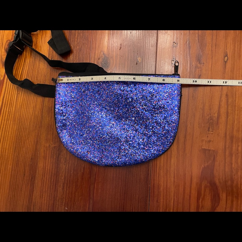 Red, White, & Blue Glitter Fanny Pack! - Picture 4 of 6